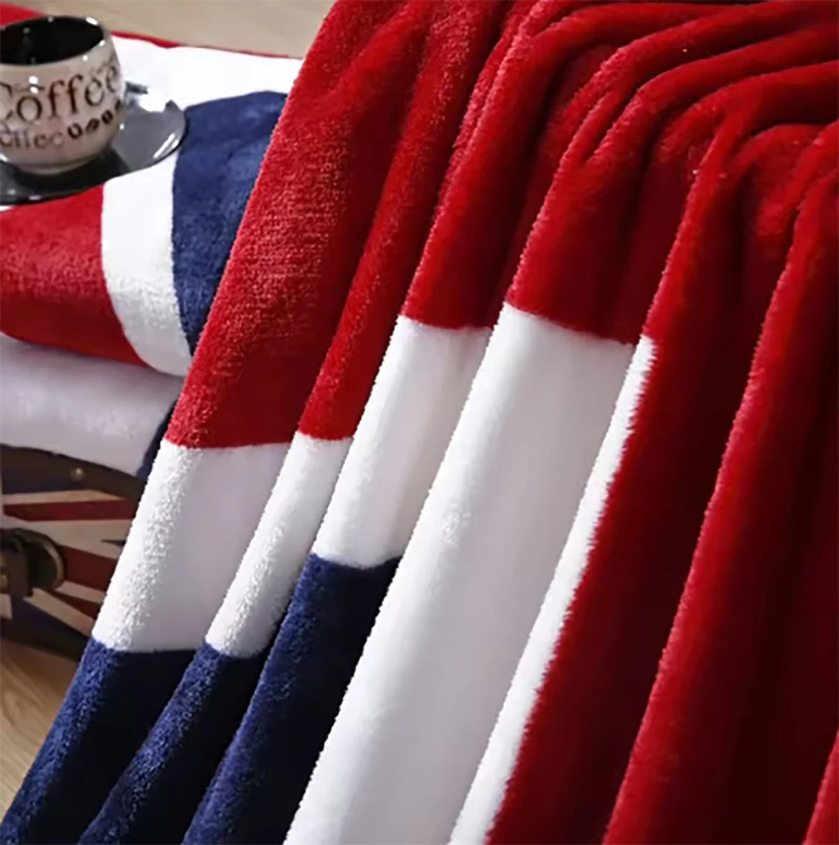 American Flag Print blankets Warm and plush throw for sofas, sofas, cars, and travel  Soft machine-washed English style blankets