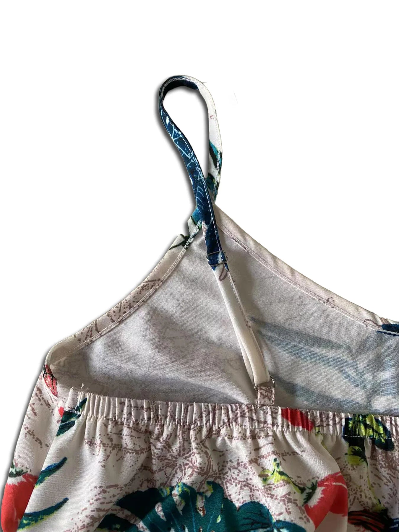 A Bohemian-style women's belt dress, suitable for vacations and outdoor activities, comfortable and fashionable.